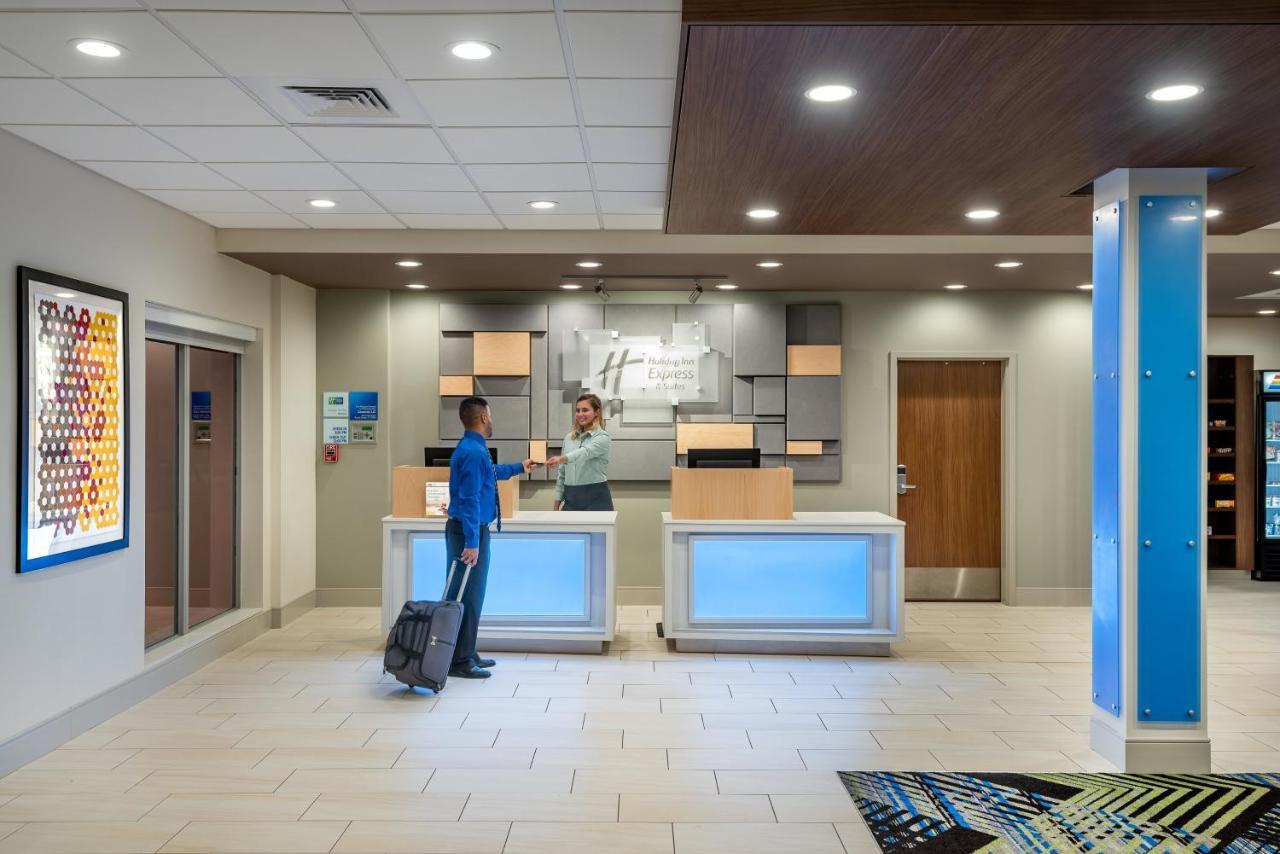 Holiday Inn Express & Suites - Punta Gorda, An Ihg Hotel Bagian luar foto